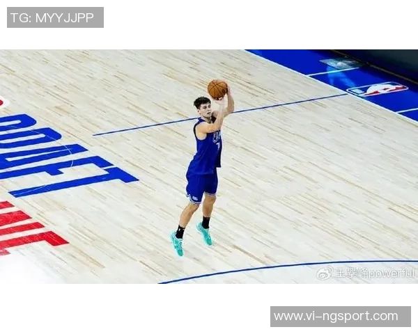 邓利维谈库明加续约事件称训练营内未见任何影响